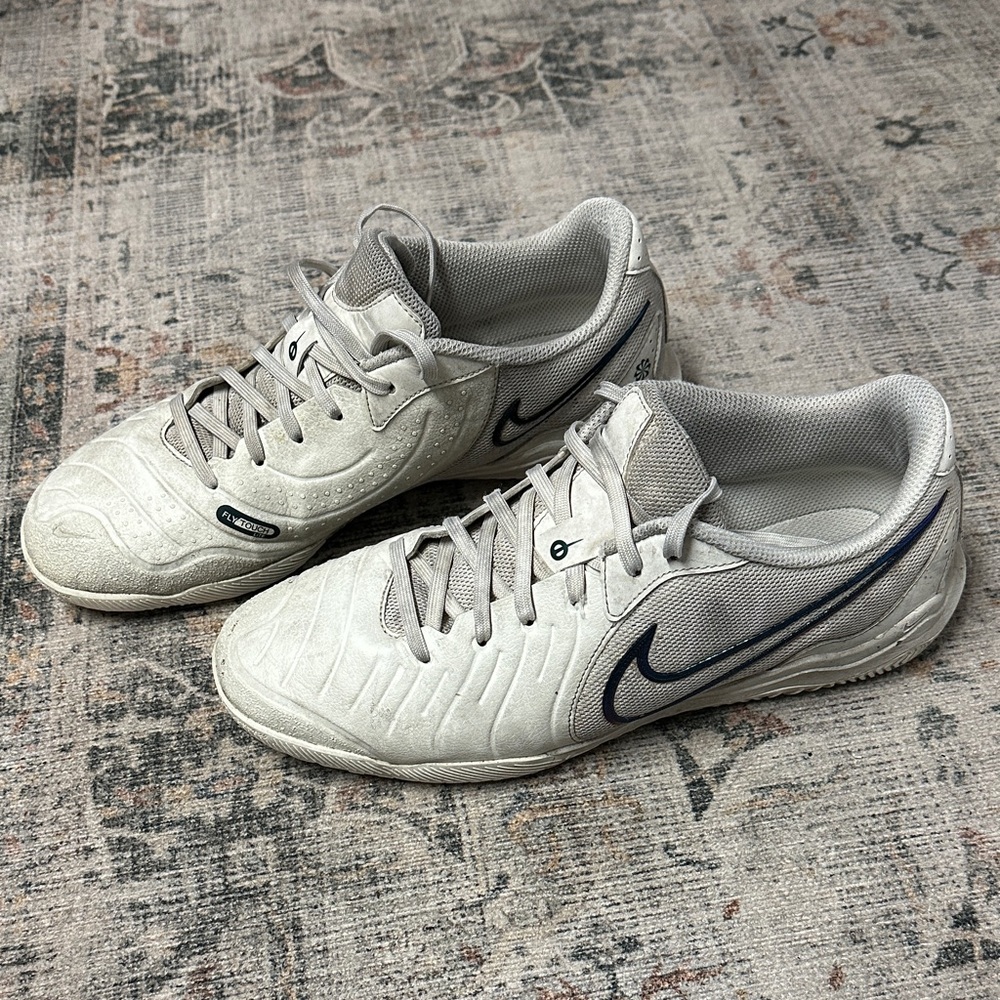 M 8.5 / W 10 Nike Tiempo Legend 10 Academy 30
